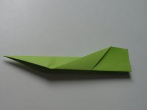 Faltanleitung Flugzeug grün 9