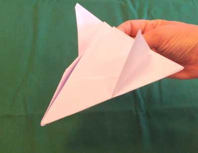 Papierflugzeuge falten