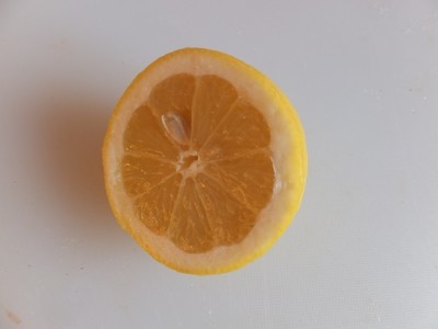 Zitronenlimonade alleine herstellen