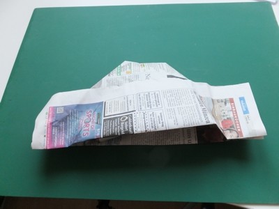 Hut aus Zeitungspapier