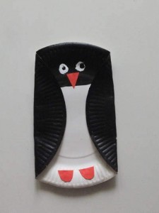 Pappteller Pinguin Basteln mit einem Pappteller