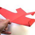 Papierflugzeug falten - Kunstflieger