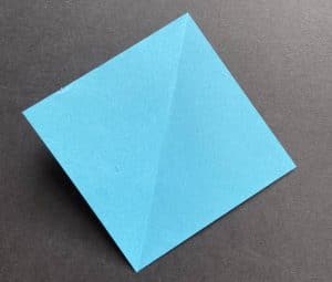 Faltpapier diagonal gefaltet
